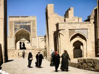 Unterwegs in Chor Bakr, der Nekropole bei Buchara &ndash; &copy; Simone Willner (Eberhardt TRAVEL)