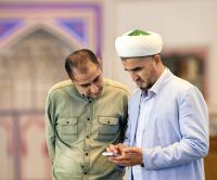 Rechts der Imam in Chor Bakr &ndash; &copy; Simone Willner (Eberhardt TRAVEL)