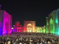 2026_UZB - Samarkand: Registanplatz am Abend &ndash; &copy; Dieter Braune (Eberhardt TRAVEL)