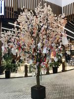 Wunschbaum im Flughafen Istanbul &ndash; &copy; Julia Engelberg-Bischoff (Eberhardt TRAVEL)