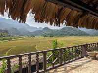 144. Ausblick Hotel Mai Chau &ndash; &copy; Teresa Rumpel (Eberhardt TRAVEL)