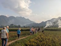 148. Spaziergang Mai Chau &ndash; &copy; Teresa Rumpel (Eberhardt TRAVEL)