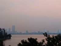 Abendstimmung am Hoan-Kiem-See, Hanoi  &ndash; &copy; Monika Cortese (Eberhardt TRAVEL)