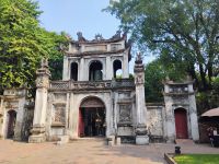 Eingang zum Literaturtempel, Hanoi  &ndash; &copy; Monika Cortese (Eberhardt TRAVEL)