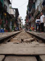 Hanoi: der beste vietnamesische Kaffee im Train-Café direkt an den Schienen &ndash; &copy; Sinah Witzig (Eberhardt TRAVEL)