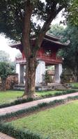 Literatur Tempel Hanoi &ndash; &copy; Sinah Witzig (Eberhardt TRAVEL)