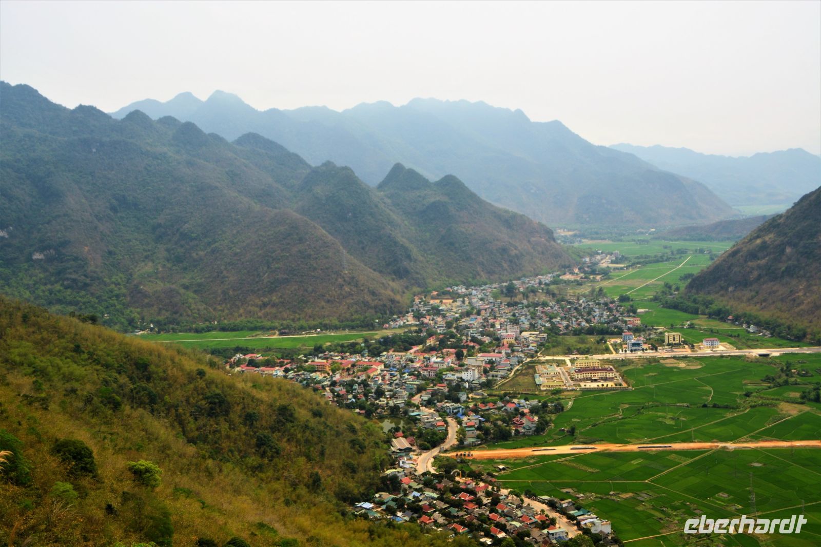 Tal von Mai Chau &ndash; &copy; Gina Egenolf (Eberhardt TRAVEL)