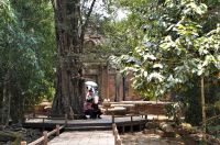 am Eingang zu Ta Prohm &ndash; &copy; Gina Egenolf (Eberhardt TRAVEL)
