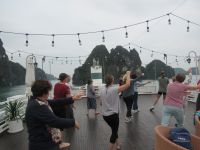 Morgen um 6:15 - Tai Chi Kurs, Halong Bucht &ndash; &copy; Marieta Beck (Eberhardt TRAVEL)