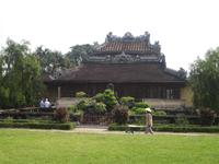 Hue - Grünanlage in der Kaiserstadt &ndash; &copy; Ralf Mehnert (Eberhardt TRAVEL)