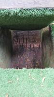 Fallen der Vietnamesen für die ´amerikanischen Tunnelratten´, Cu Chi &ndash; &copy; Elena Hinz (Eberhardt TRAVEL)