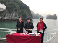 Kochkurs Kochwettbewerb Dschunke Halong Bucht &ndash; &copy; Sabine Letzybyll (Eberhardt TRAVEL)