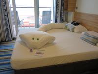 Mein Schiff 3 - fantasievolle Gestaltung des Bettes - ein Rochen &ndash; &copy; Annette Weise (Eberhardt TRAVEL)