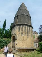 Sarlat. Totenlaterne &ndash; &copy; Peter Großer (Eberhardt TRAVEL)
