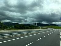 391_Anfahrt zum Viaduc de Millau &ndash; &copy; Peter Großer (Eberhardt TRAVEL)