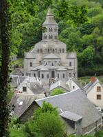 511G Basilika Orcival &ndash; &copy; Peter Großer (Eberhardt TRAVEL)