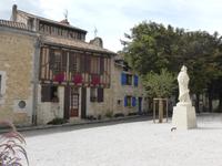 3. Tag Bergerac - Cyrano de Bergerac am Place Myrpe &ndash; &copy; Claudia Bernhardt (Eberhardt TRAVEL)