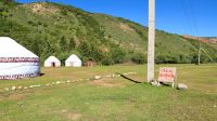 0358-Im Angebot – frische Forellen und Kumys, die vergorene Stutenmilch &ndash; &copy; Gernod Loose (Eberhardt TRAVEL)