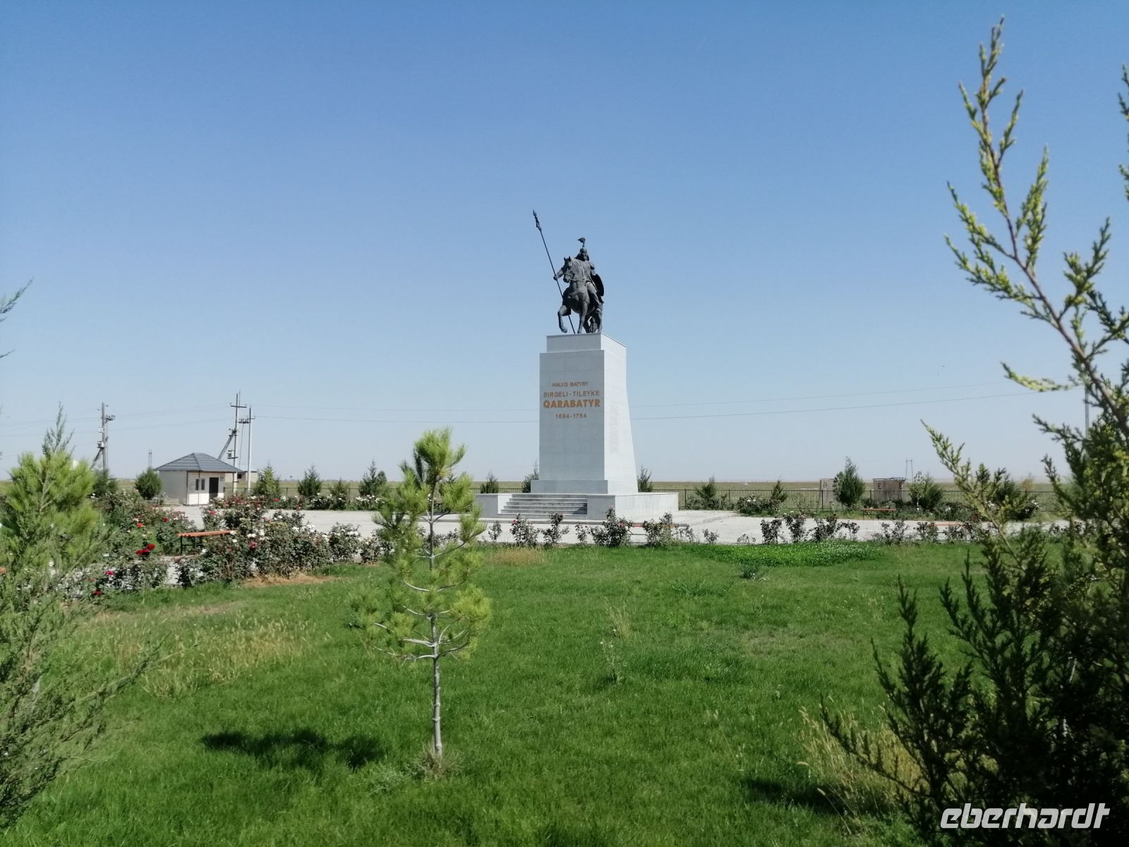 Qarabatyr-Denkmal (1694 - -1754) &ndash; &copy; Andrej Kulikov (Eberhardt TRAVEL)
