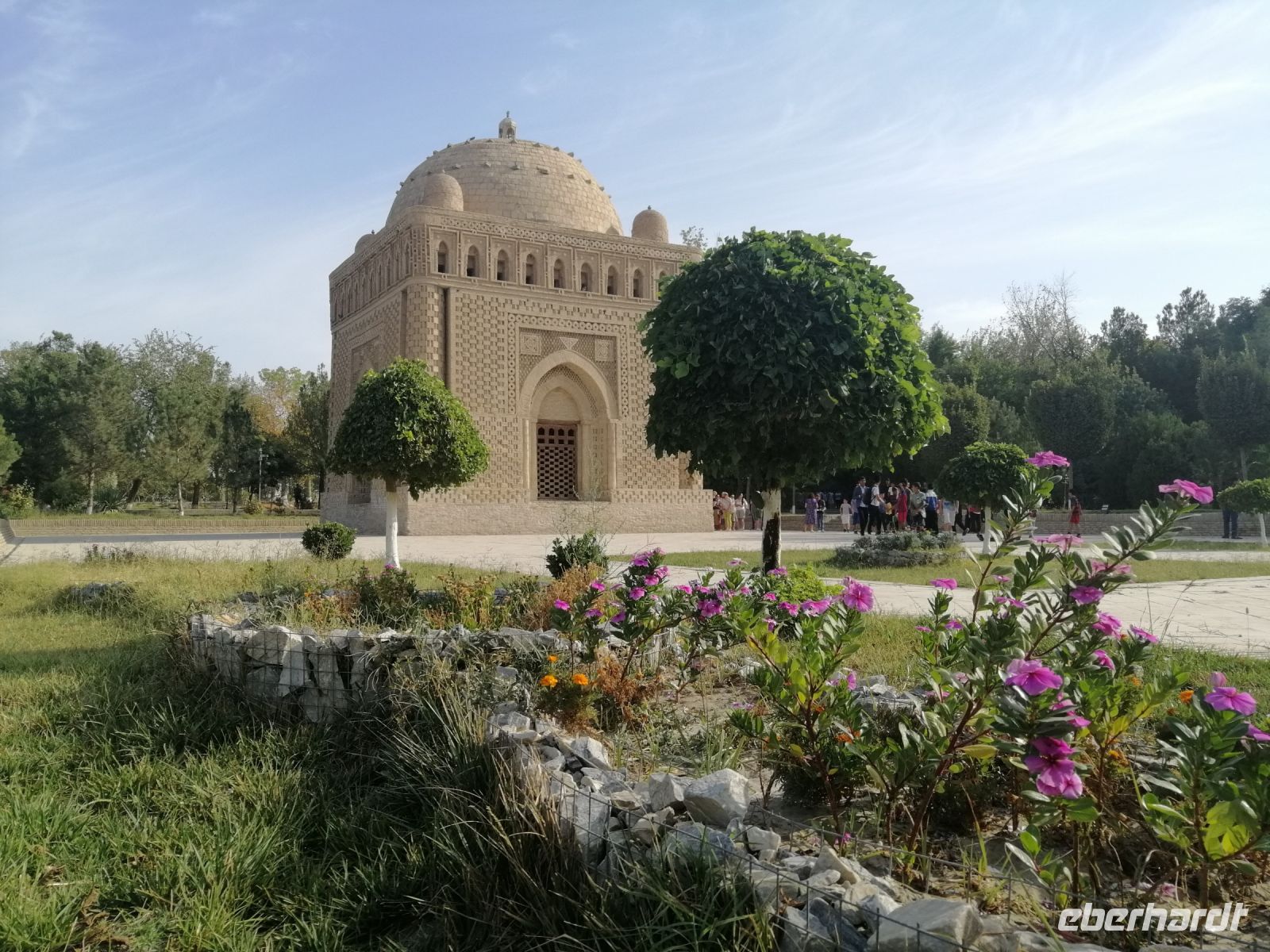 Besichtigung des Samaniden-Mausoleums (10 Jh.), Buchara &ndash; &copy; Andrej Kulikov (Eberhardt TRAVEL)
