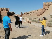 Wanderung durch den Charyn-Canyon &ndash; &copy; Andrej Kulikov (Eberhardt TRAVEL)