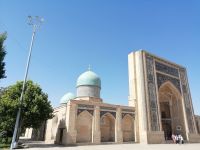 Stadtrundgang durch Taschkent, Barak-Khan-Medrese auf dem Khasti-Imon-Platz &ndash; &copy; Andrej Kulikov (Eberhardt TRAVEL)