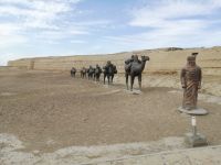 Besichtigung der alten Wissenschafts- und Geisterstadt Otrar &ndash; &copy; Andrey Kulikov (Eberhardt TRAVEL)