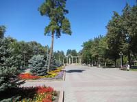 Bishkek - im Eichelpark &ndash; &copy; Sylvia Ott (Eberhardt TRAVEL)