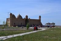 Kasachstan - Arstanbab-Mausoleum &ndash; &copy; Andreas Wolfsteller (Eberhardt TRAVEL)