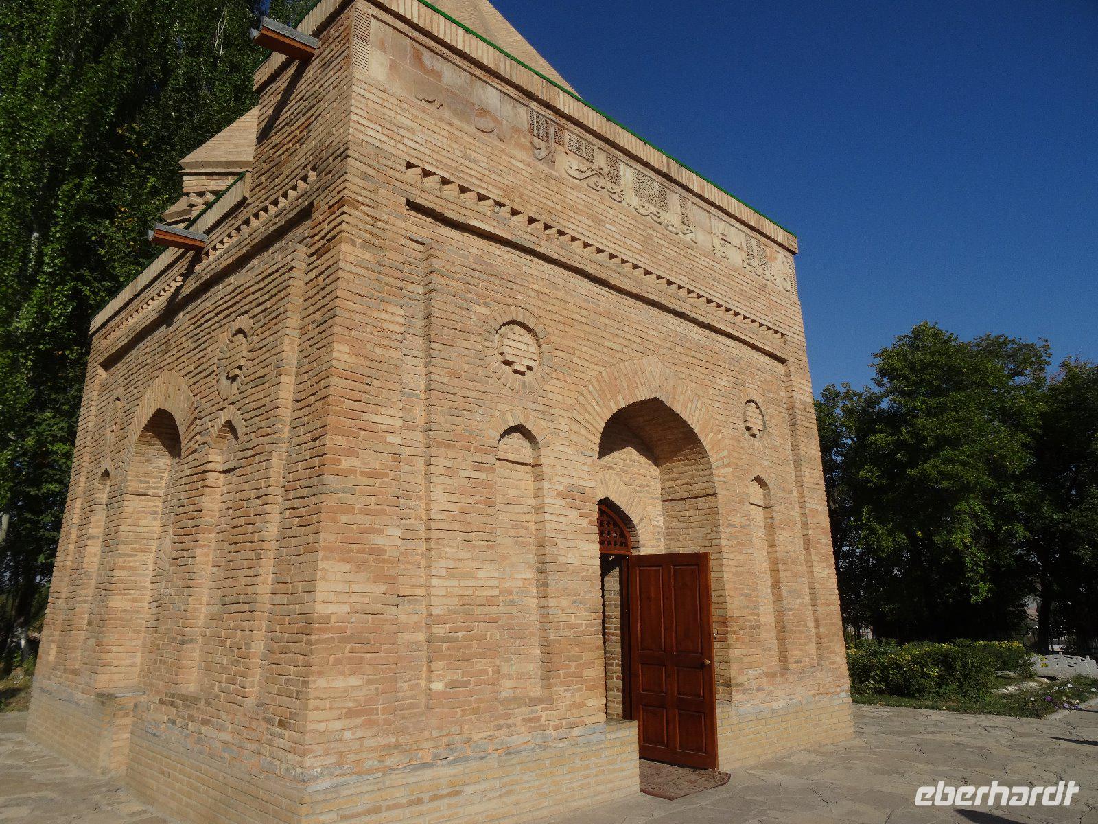Mausoleum Babadshi Hatun bei Taras &ndash; &copy; Elke Knappe (Eberhardt TRAVEL)