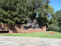 Denkmal zur Erinnerung an den II. Weltkrieg &ndash; &copy; Elke Knappe (Eberhardt TRAVEL)