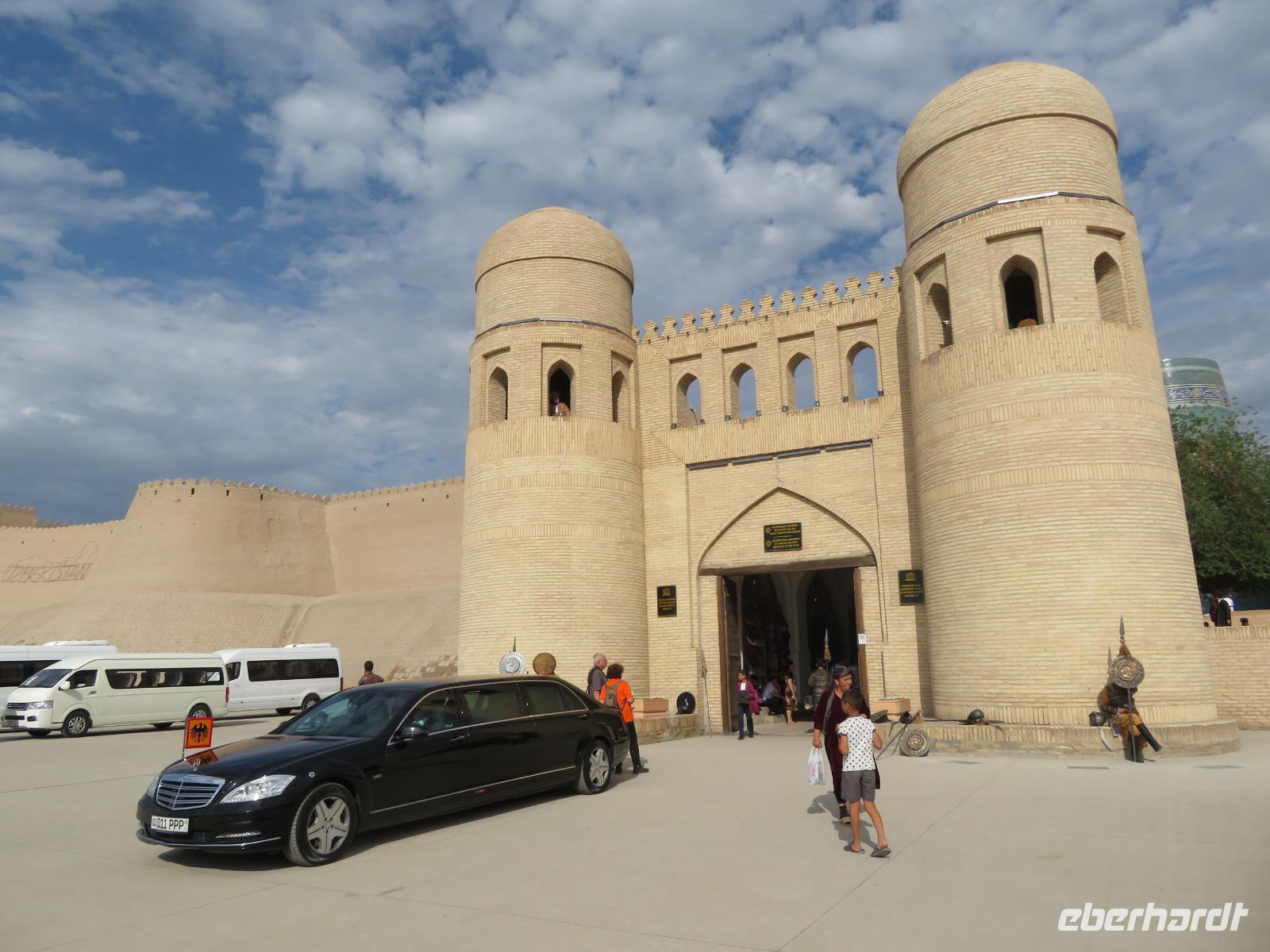 Stadttor von Khiva &ndash; &copy; Julian Bartsch (Eberhardt TRAVEL)
