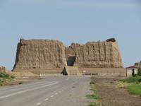 Große Gyz Kala Festung in Merw &ndash; &copy; Julian Bartsch (Eberhardt TRAVEL)
