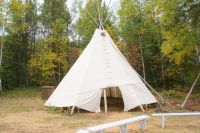 135  Tipi am See &ndash; &copy; Susanne Schirmann (Eberhardt TRAVEL)