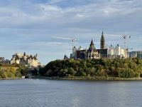 5. Tag – Durch den Algonquin Park nach Ottawa – Château Laurier und Parlament von Gatineau aus &ndash; &copy; Andreas Wolfsteller (Eberhardt TRAVEL)