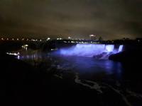 Ost-Kanada zum Indian Summer - Niagara-Fälle bei Nacht &ndash; &copy; Franziska Bergmann (Eberhardt TRAVEL)