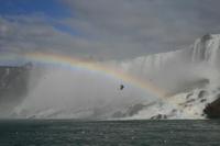 Bootsfahrt auf der Maid of the Mist - Blick zu den amerikanischen Fällen &ndash; &copy; Isabel Braksiek (Eberhardt TRAVEL)