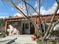 Dorfrundgang in Agros &ndash; &copy; Britt Reuter-Bracklow (Eberhardt TRAVEL)