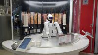 Süßigkeiten-Roboter am Flughafen Larnaca &ndash; &copy; Eric Krüger (Eberhardt TRAVEL)