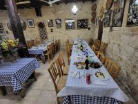 Meze Essen in der Taverne Takis &ndash; &copy; Celine Patzak (Eberhardt TRAVEL)