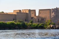 Annäherung an den Tempel der Isis