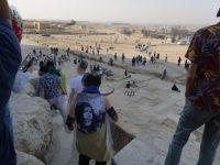 Vor dem Eingang in die Cheopspyramide