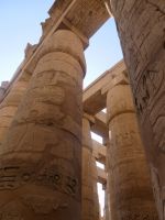 Säulen im Tempel des Amun Re