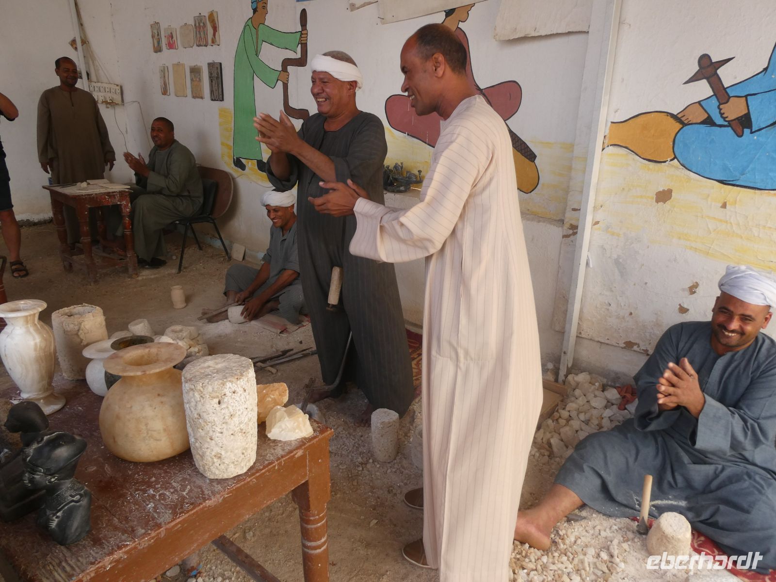 Vor der Alabasterwerkstatt