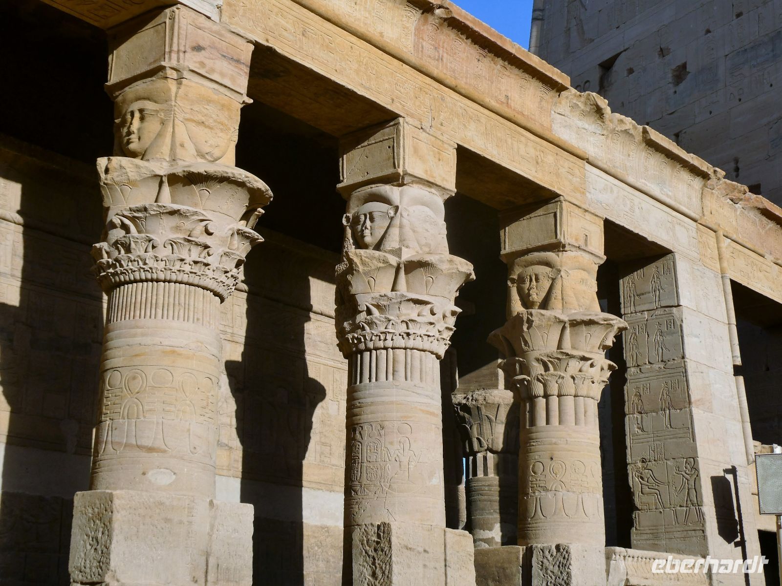 Hathor Säulen Details