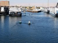 Gewusel zwischen Nilschiffen