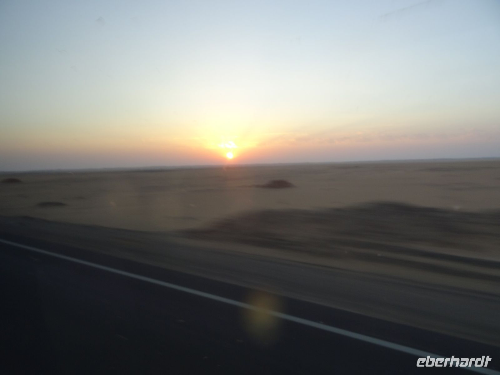 Sonnenaufgang in der Wüste