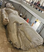 Ramsesskulptur in Memphis