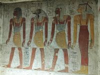 Wir sind fasziniert, wie gut die Malereien und Reliefs erhalten sind, Tal der Könige