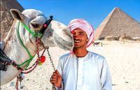 Kitsch an den Pyramiden 